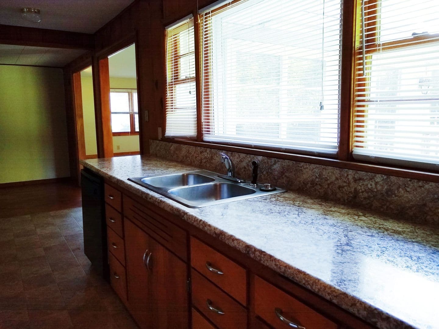 Bloomington Apartment: 218 Hillsdale Ct