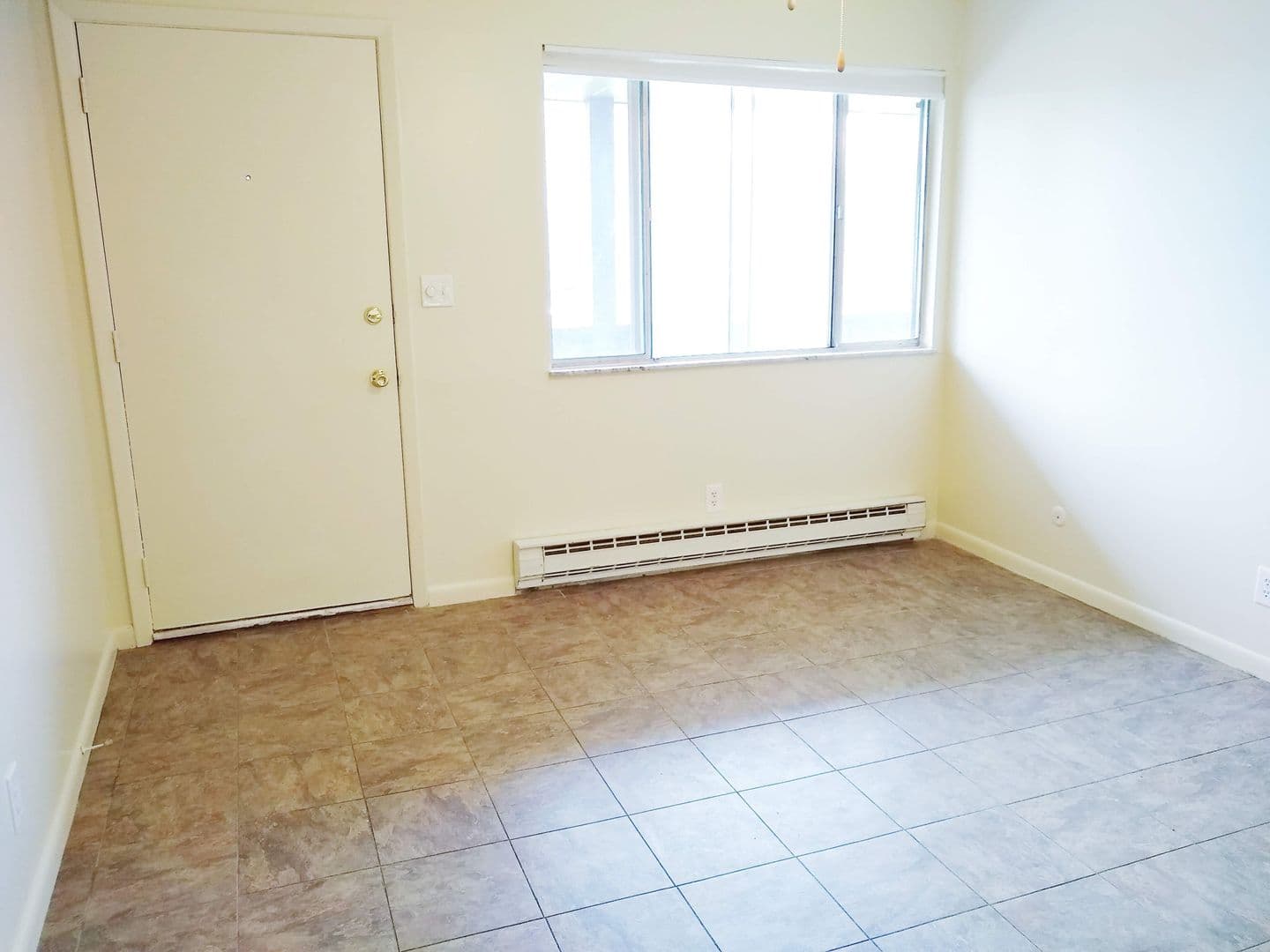 Bloomington Apartment: 615 W 15th St