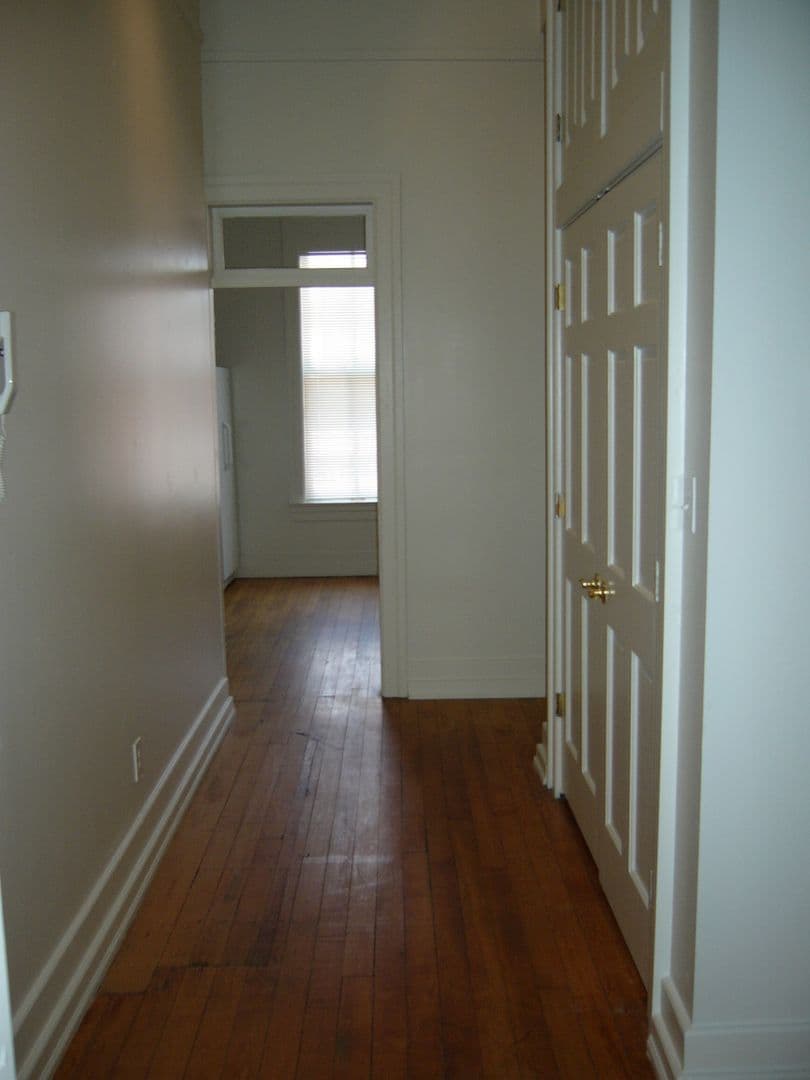 Bloomington Apartment: 112.5 W 6th St