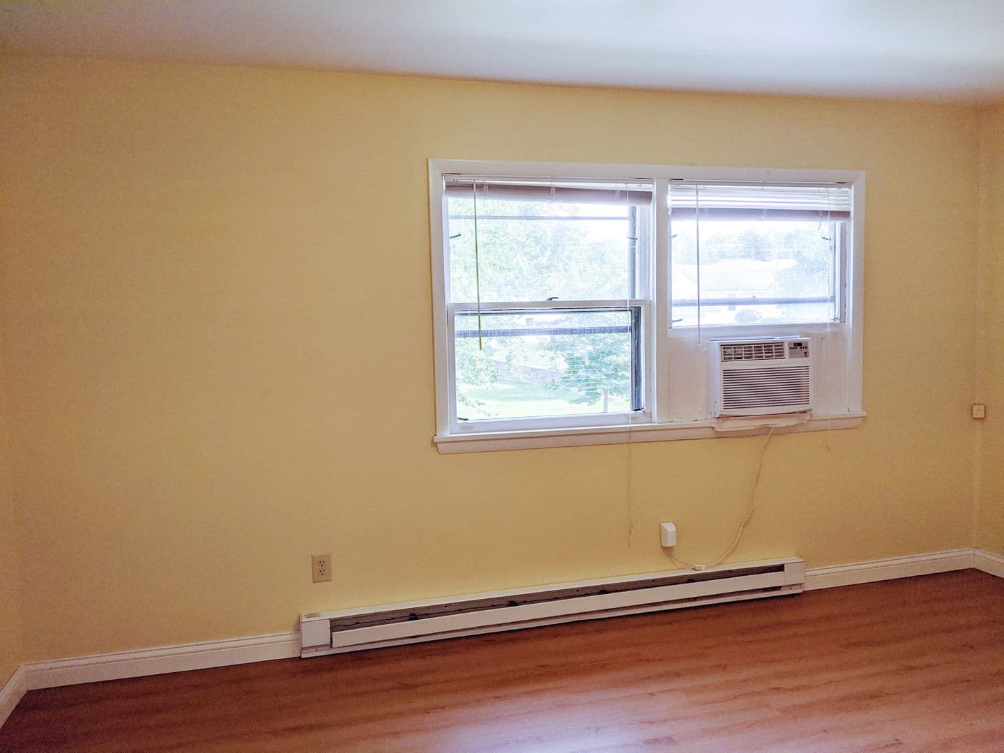 Bloomington Apartment: 508 E Cottage Grove Ave