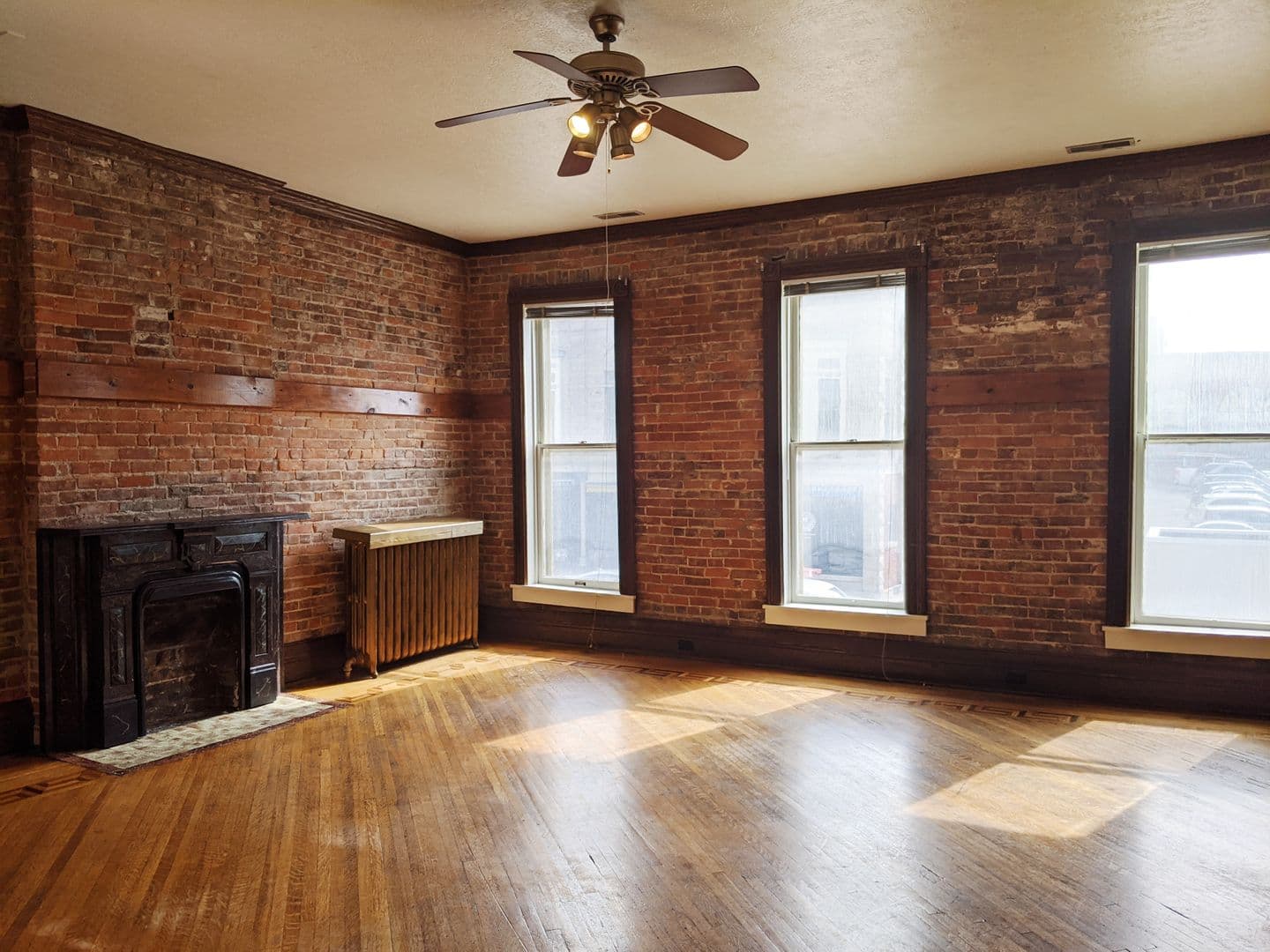 Bloomington Apartment: 112.5 S College Ave