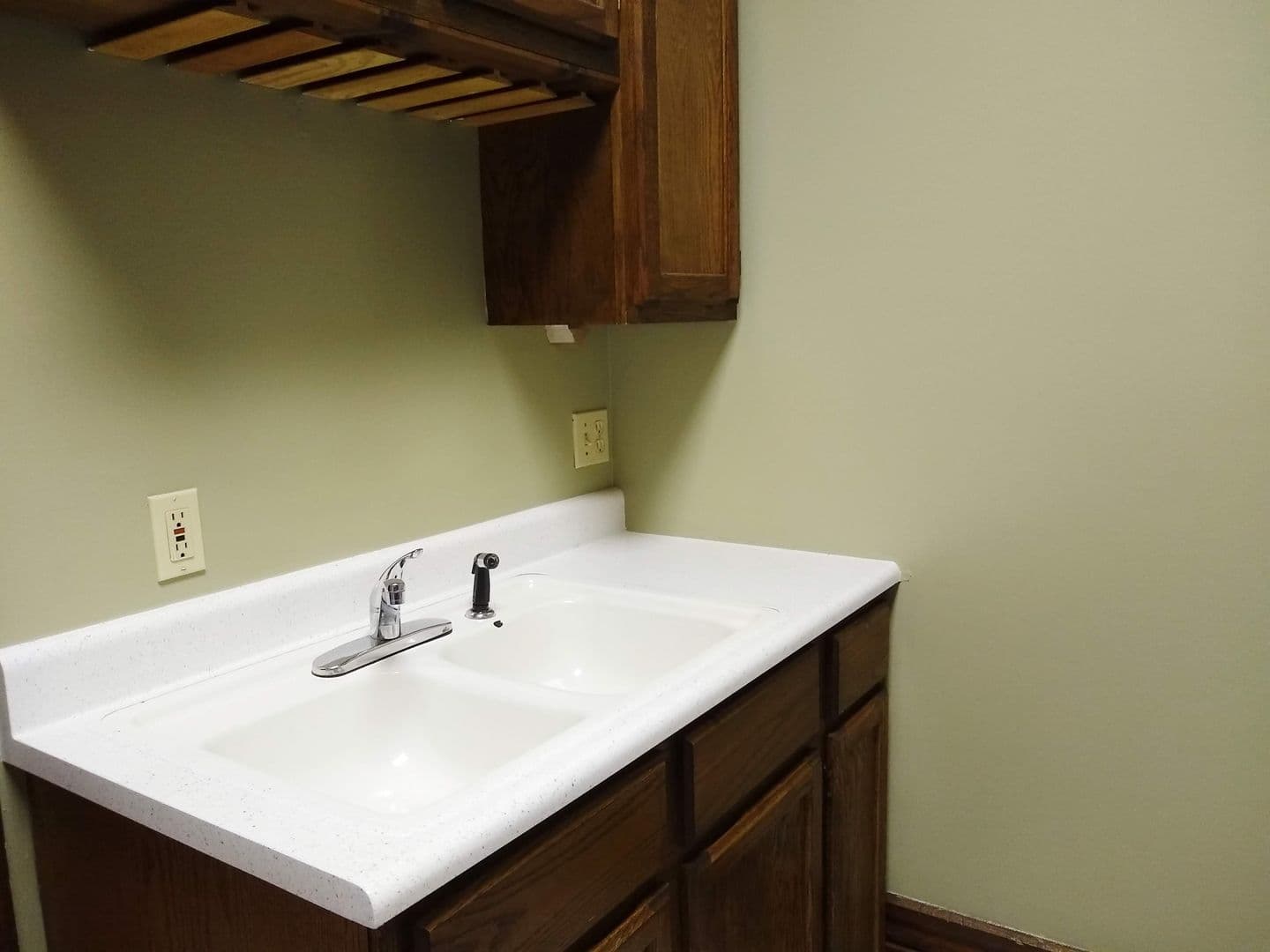 Bloomington Apartment: 112.5 S College Ave