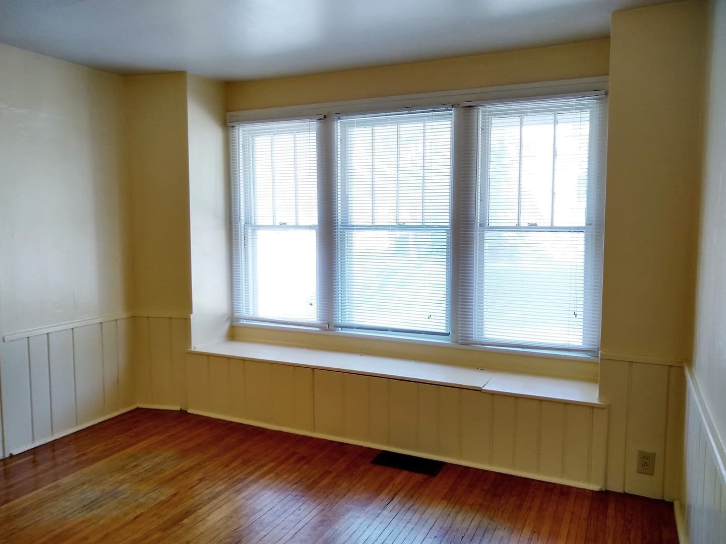Bloomington Apartment: 2401 E 3rd St