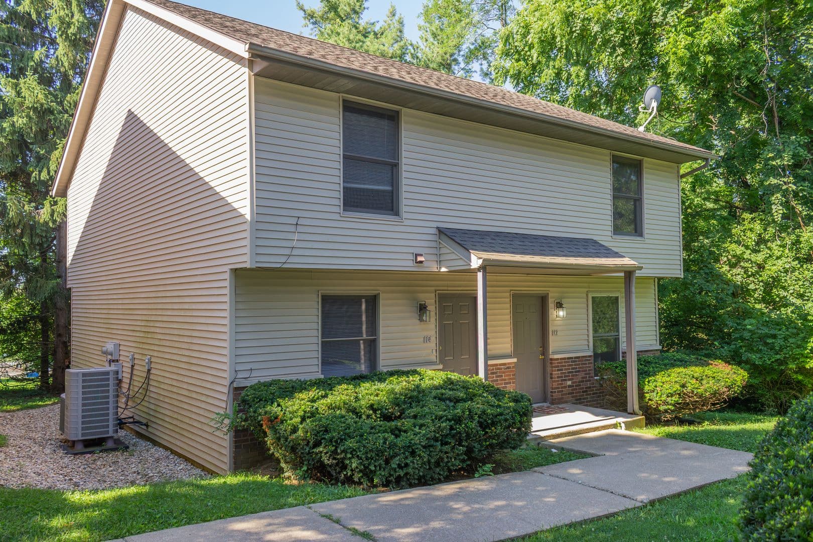 Bloomington Apartment: 108-118 S Westplex Ave