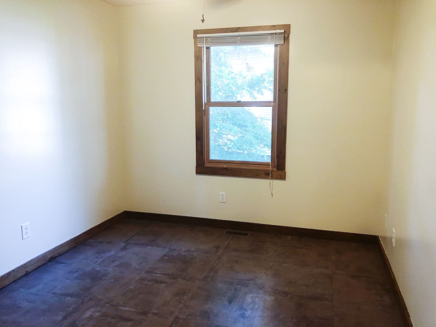 Bloomington Apartment: 405 - 421 E 20th St