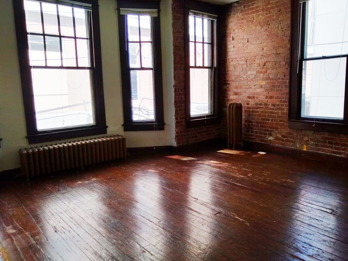 Bloomington Apartment: 112.5 S College Ave