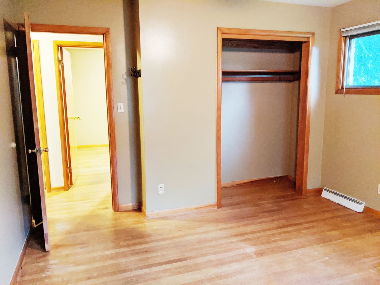 Bloomington Apartment: 208 S Hillsdale Dr