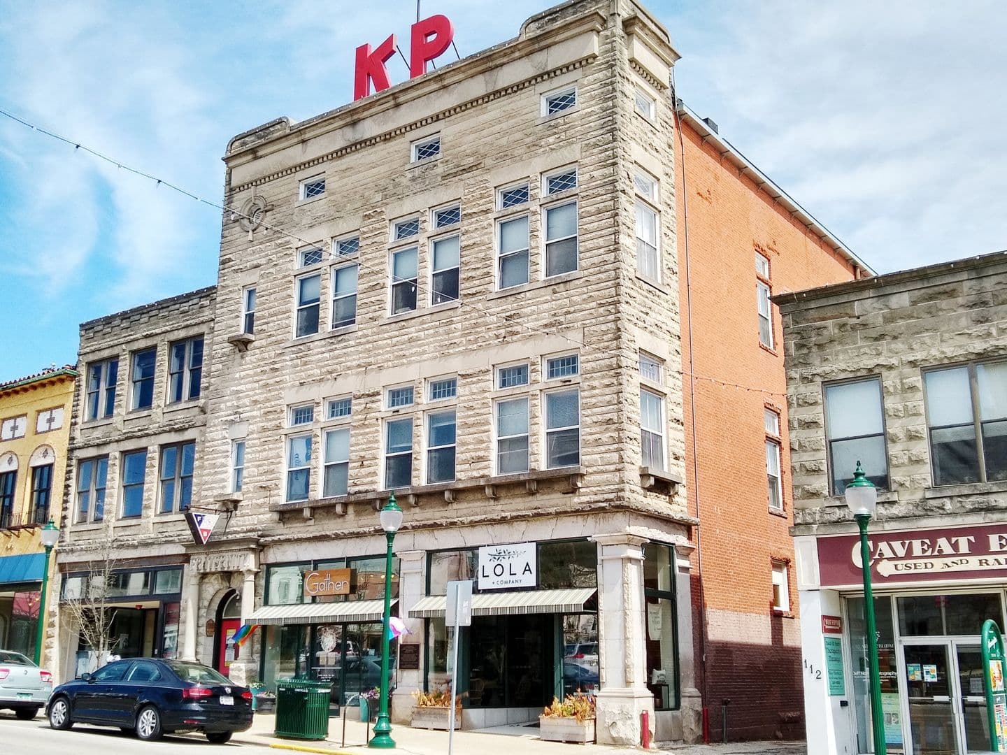 Bloomington Apartment: 116 1/2 N Walnut St