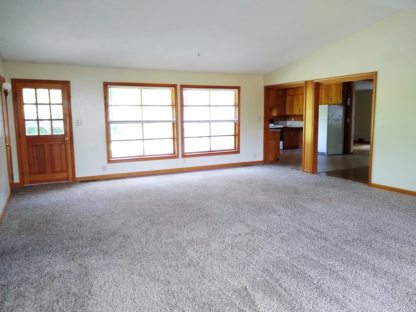 Bloomington Apartment: 218 Hillsdale Ct