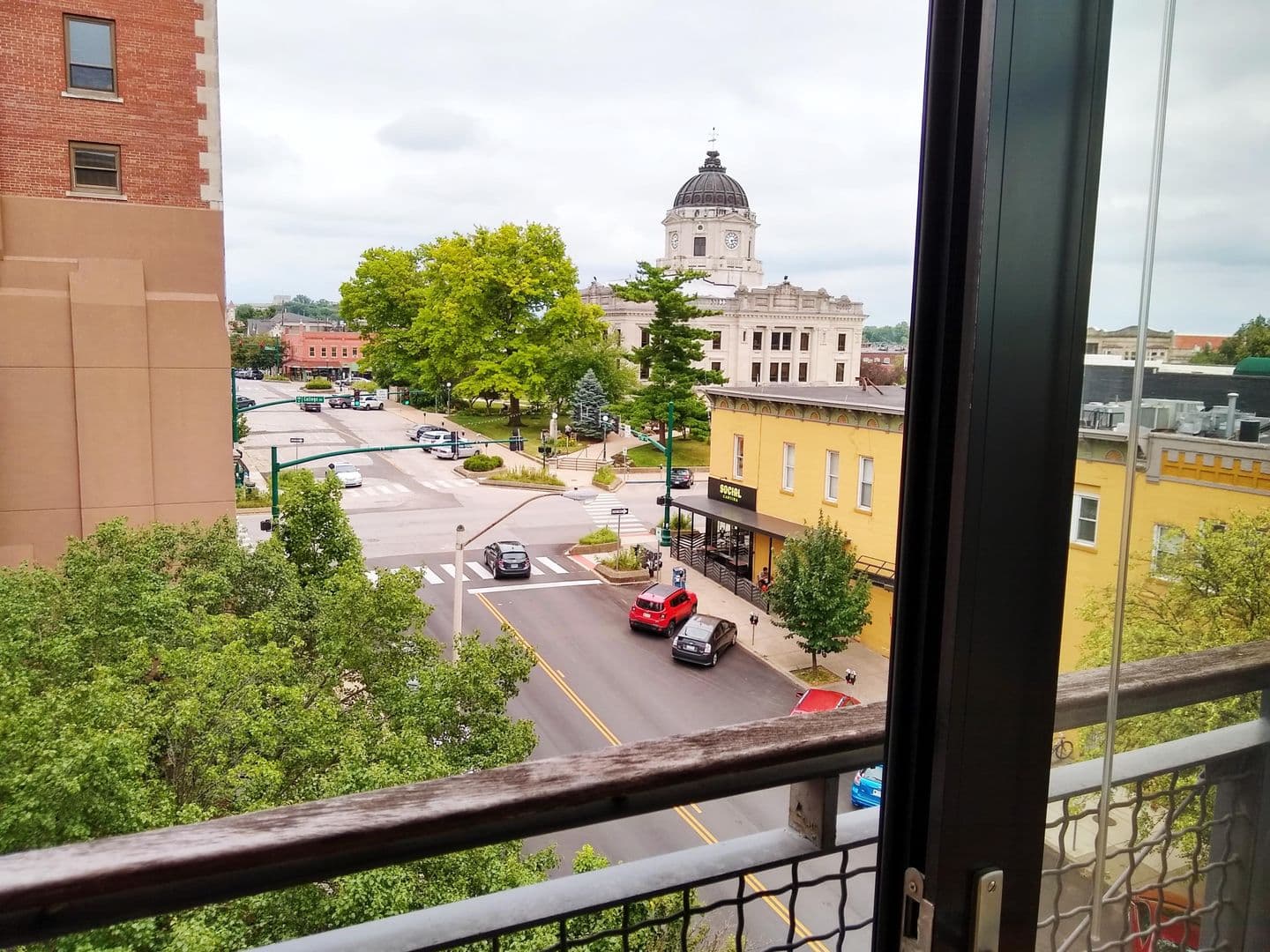 Bloomington Apartment: 212 N Morton St