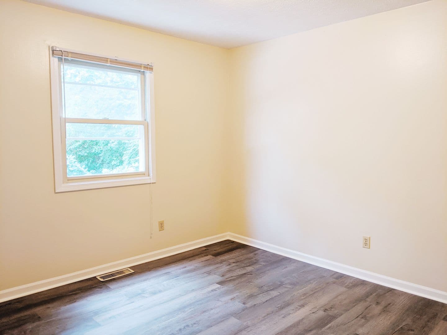 Bloomington Apartment: 719-721 W 15th St