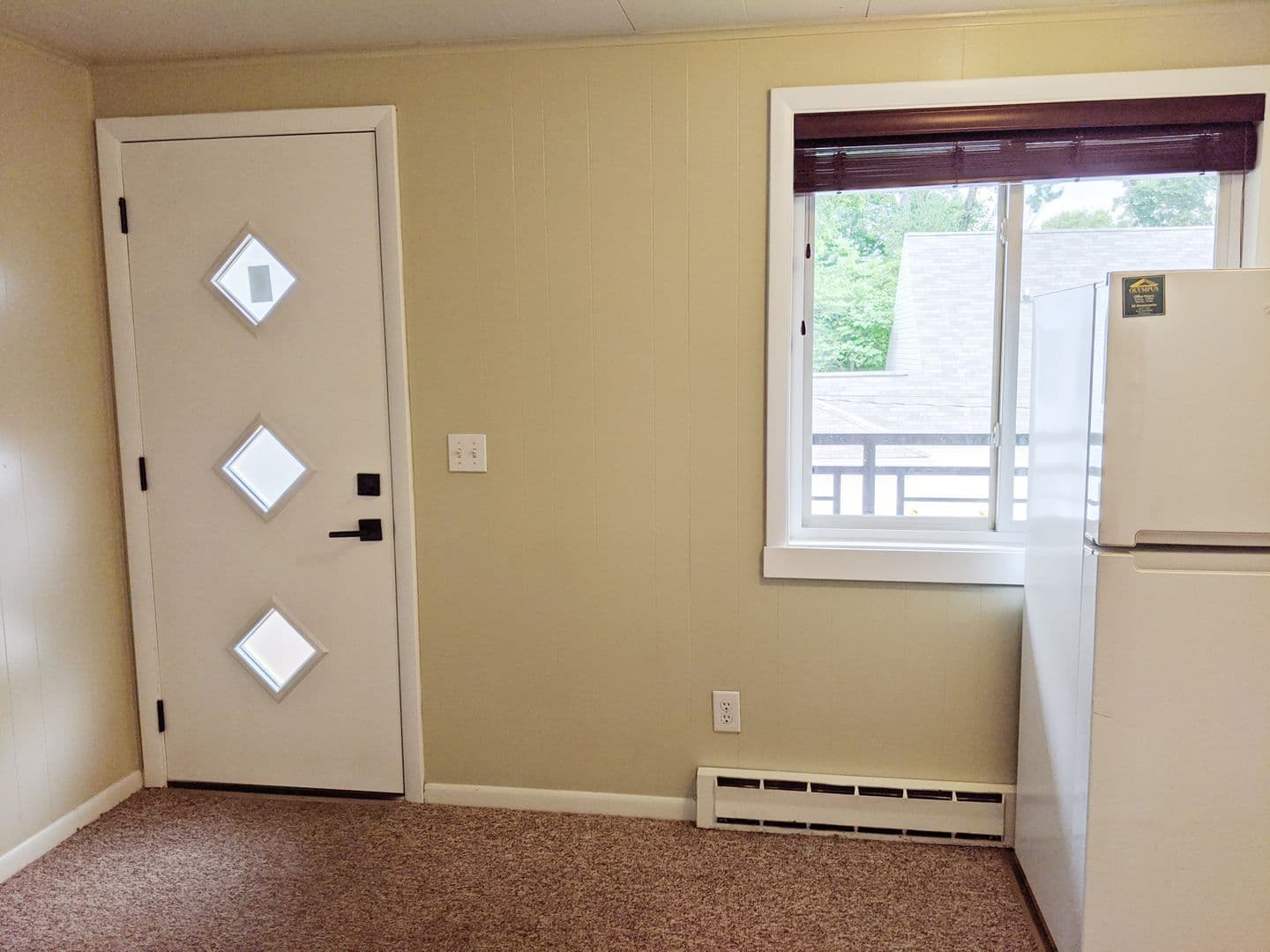 Bloomington Apartment: 415 S Dunn St