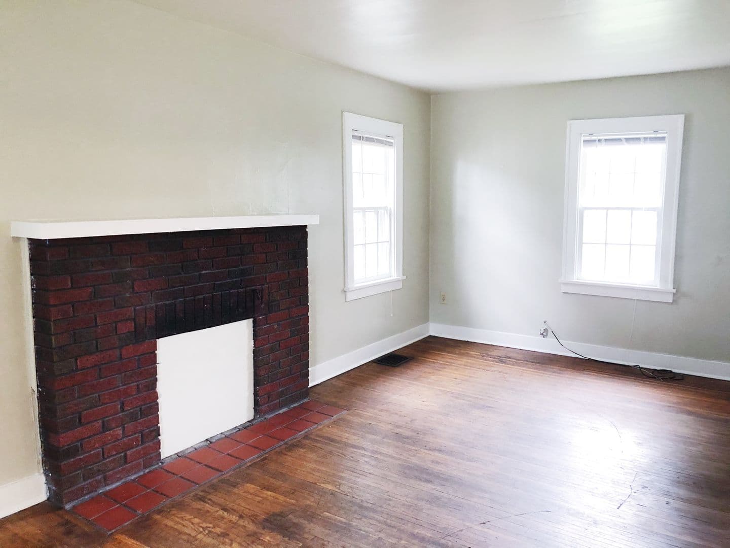 Bloomington Apartment: 323 S Eagleson Ave