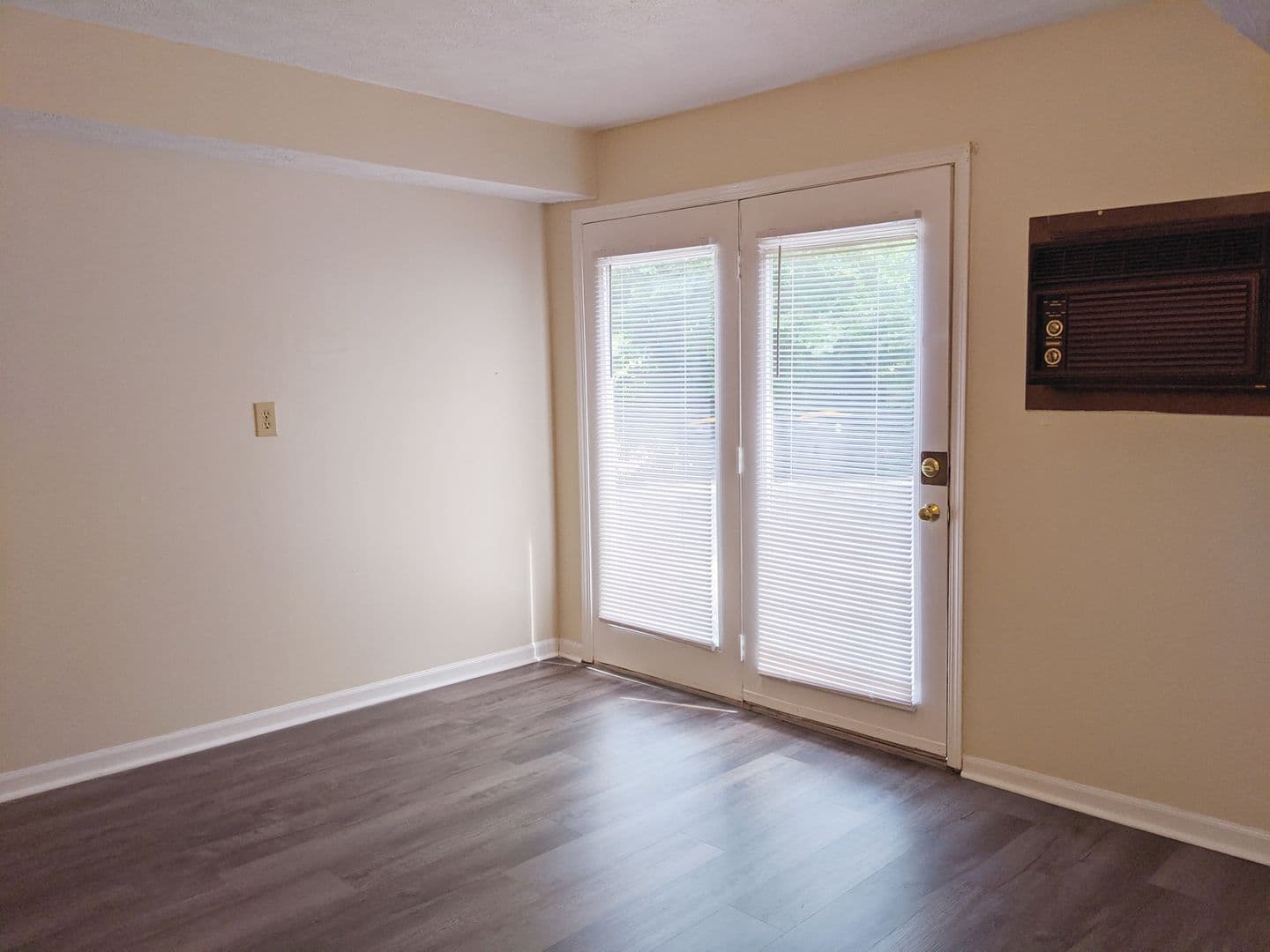 Bloomington Apartment: 719-721 W 15th St