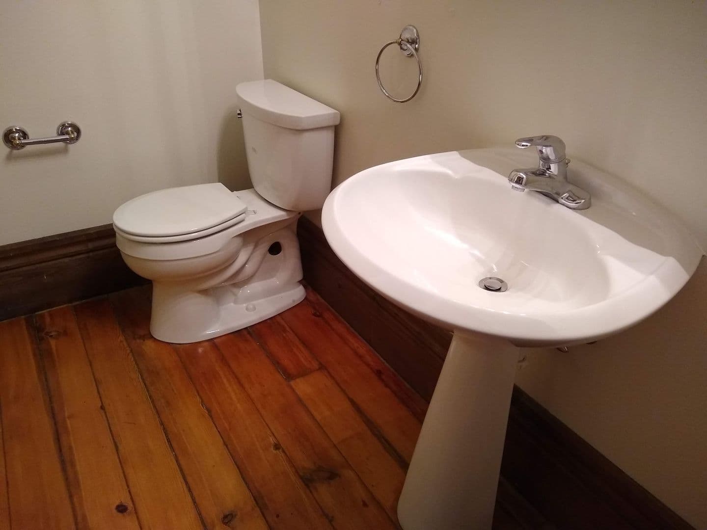 Bloomington Apartment: 112.5 S College Ave