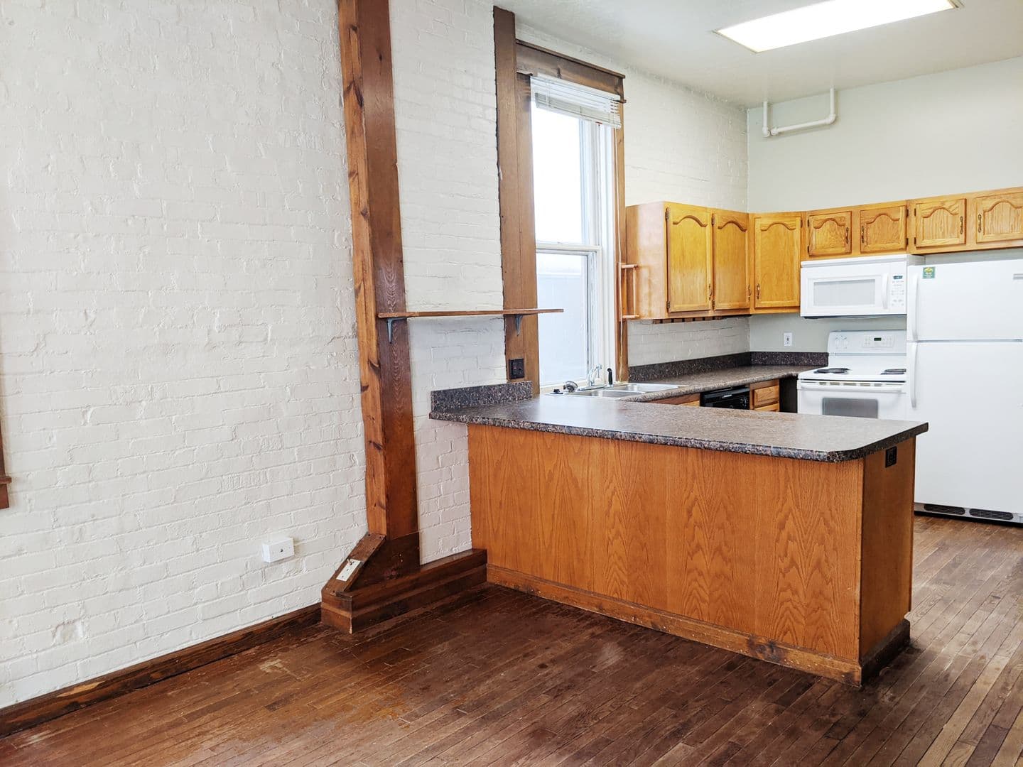 Bloomington Apartment: 112.5 S College Ave