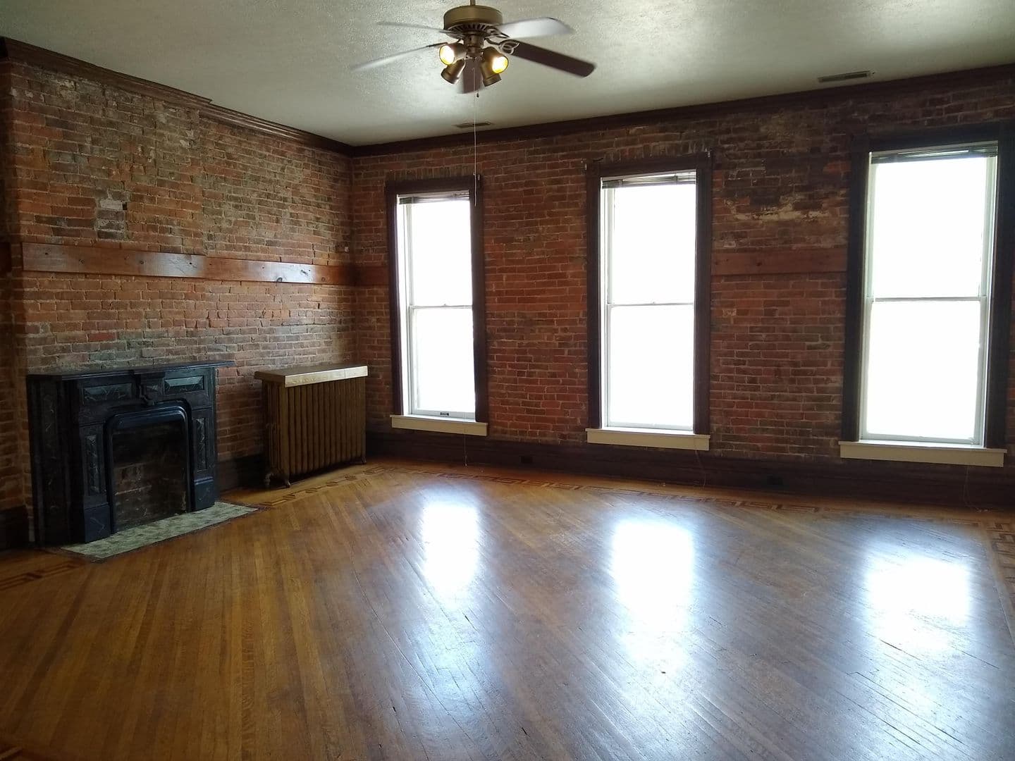 Bloomington Apartment: 112.5 S College Ave
