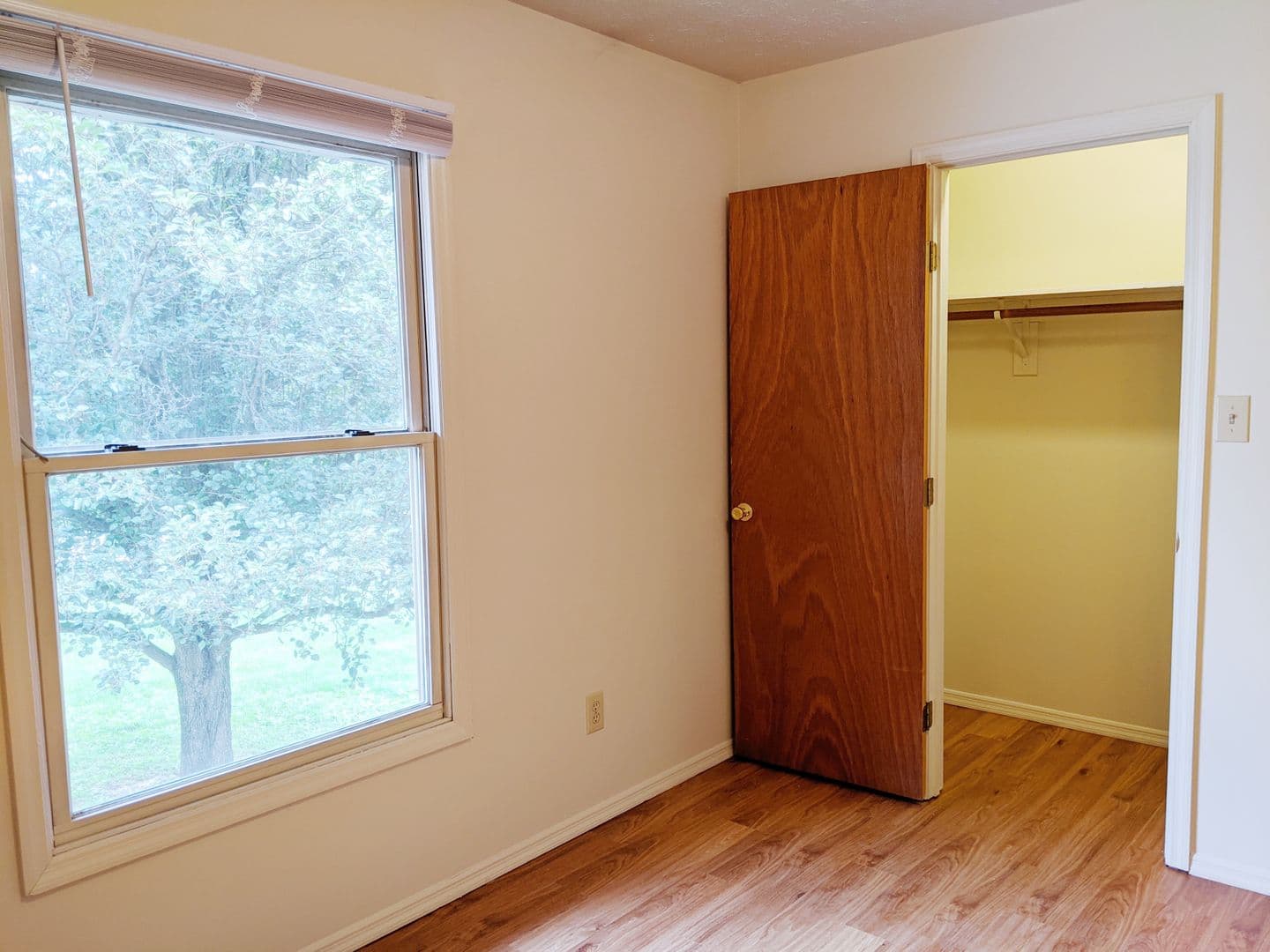 Bloomington Apartment: 108-118 S Westplex Ave