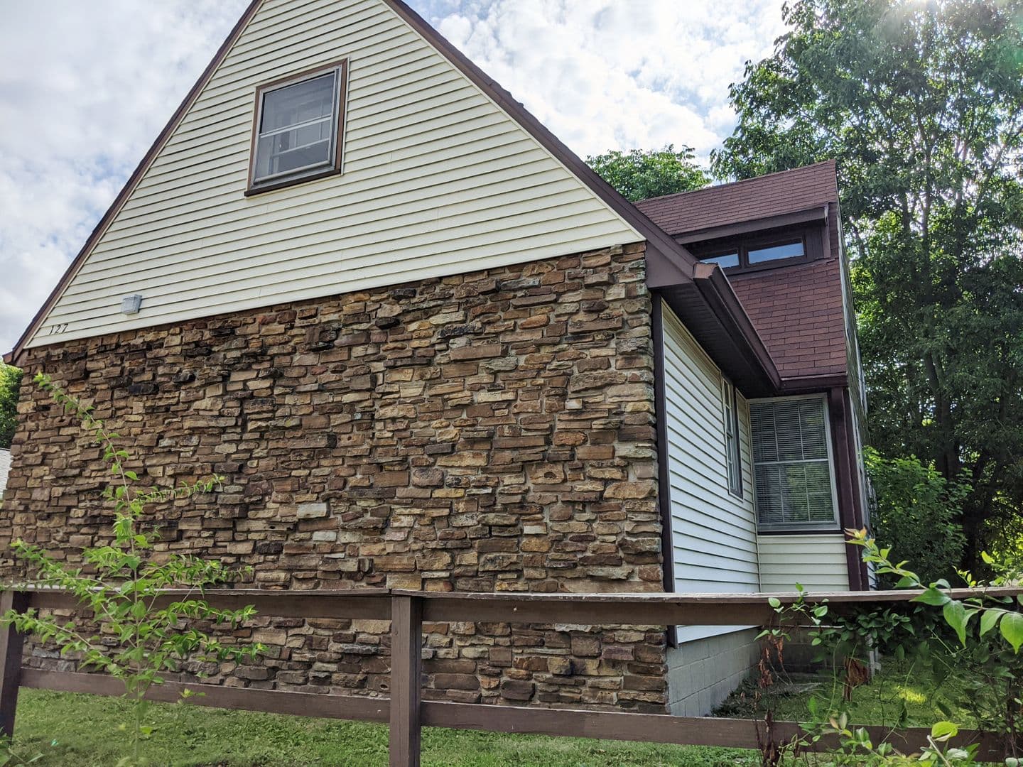 Bloomington Apartment: 127 S Clark St