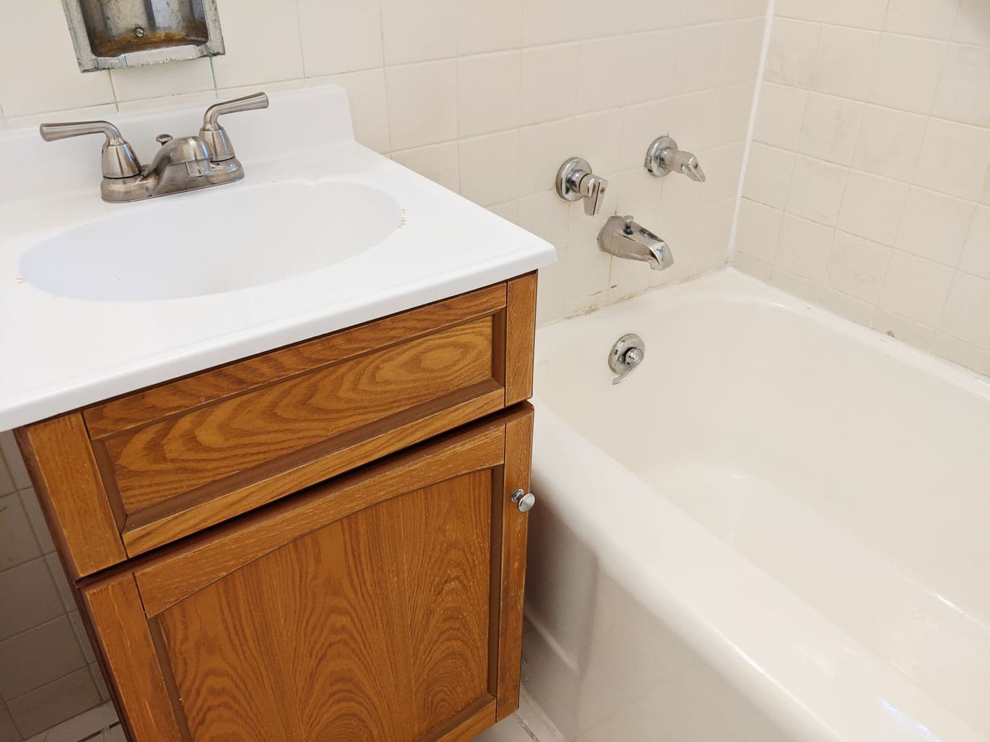Bloomington Apartment: 412 N Roosevelt St