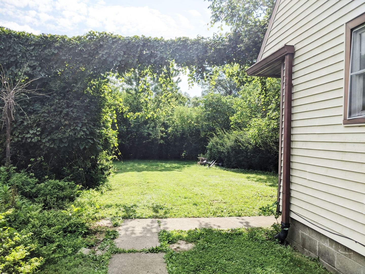 Bloomington Apartment: 127 S Clark St