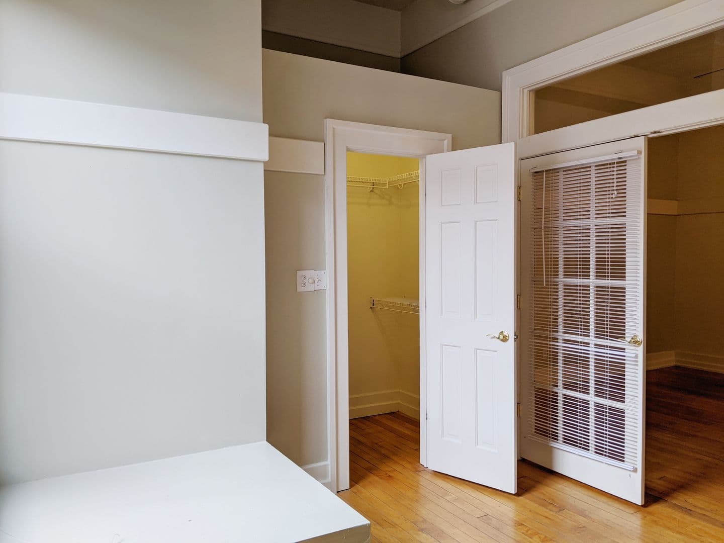 Bloomington Apartment: 112.5 W 6th St