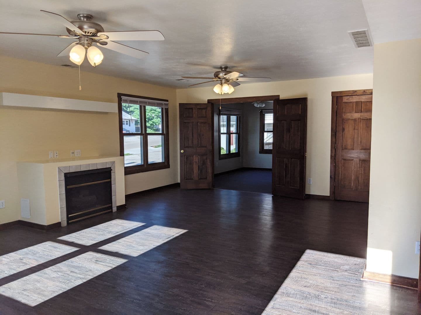 Bloomington Apartment: 405 - 421 E 20th St