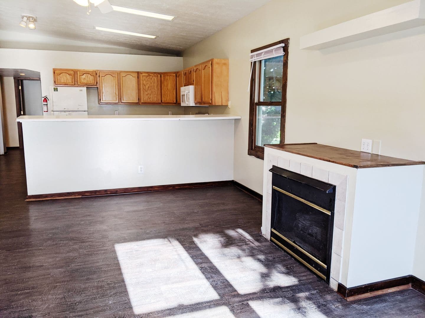 Bloomington Apartment: 405 - 421 E 20th St