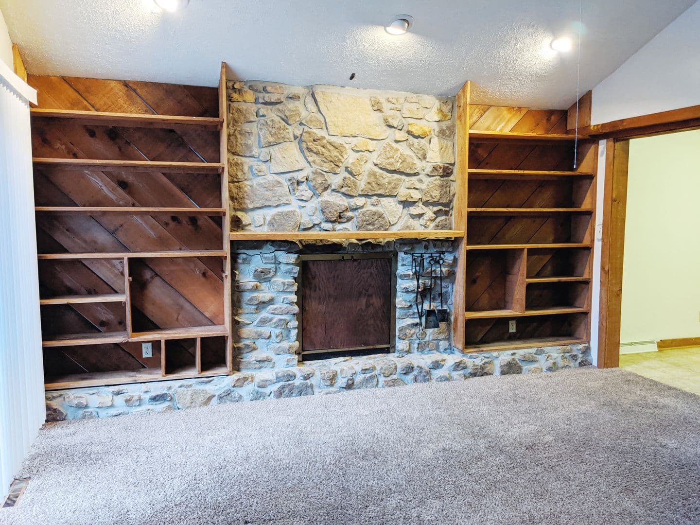 Bloomington Apartment: 208 S Hillsdale Dr