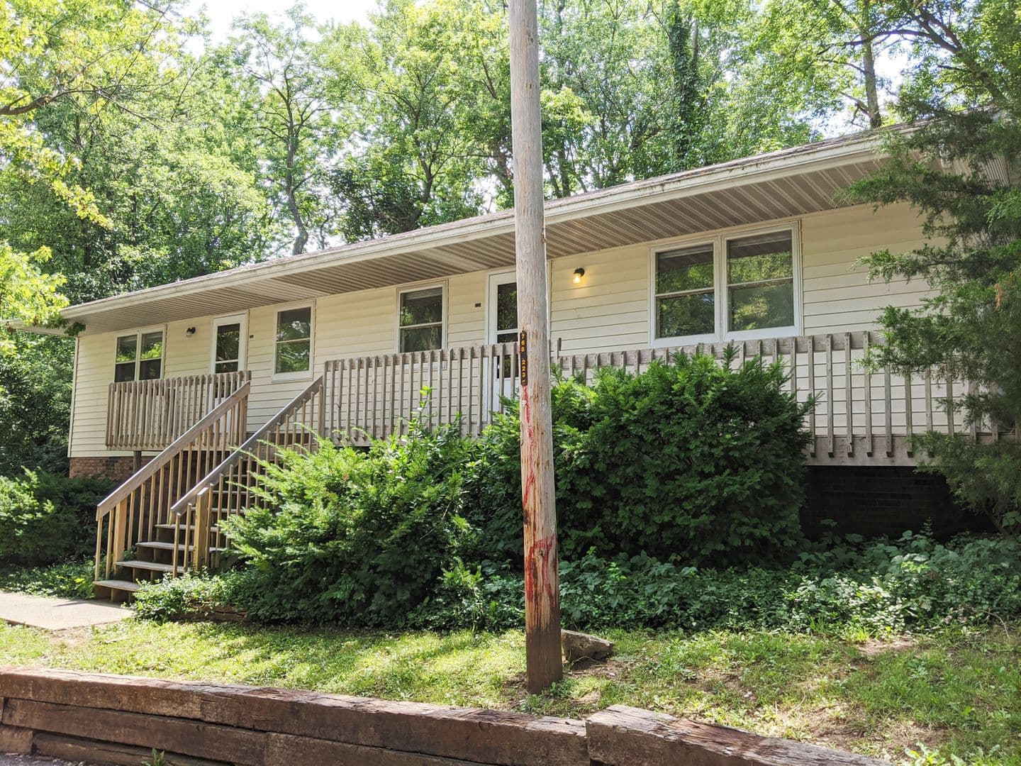 Bloomington Apartment: 719-721 W 15th St