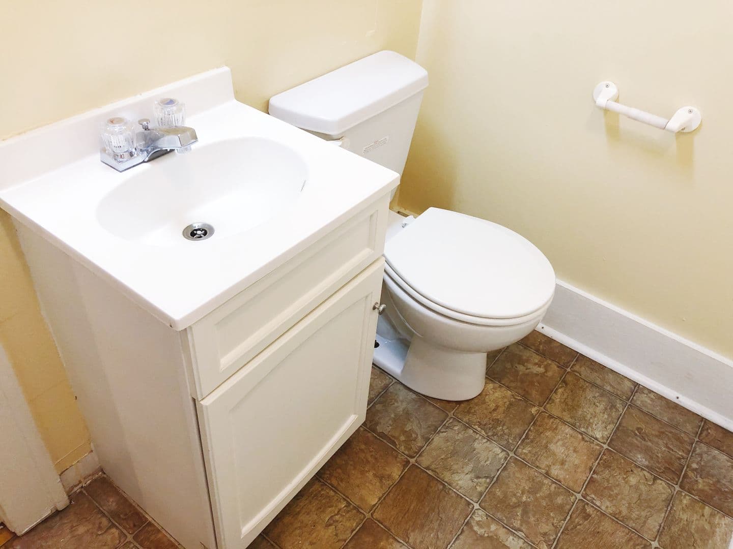 Bloomington Apartment: 323 S Eagleson Ave