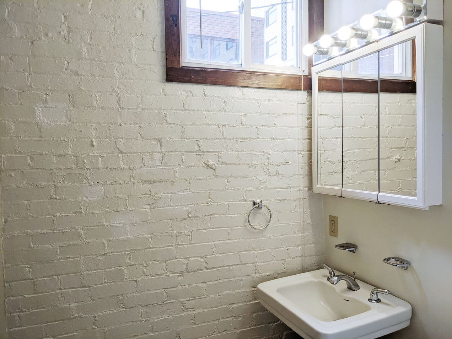 Bloomington Apartment: 112.5 S College Ave