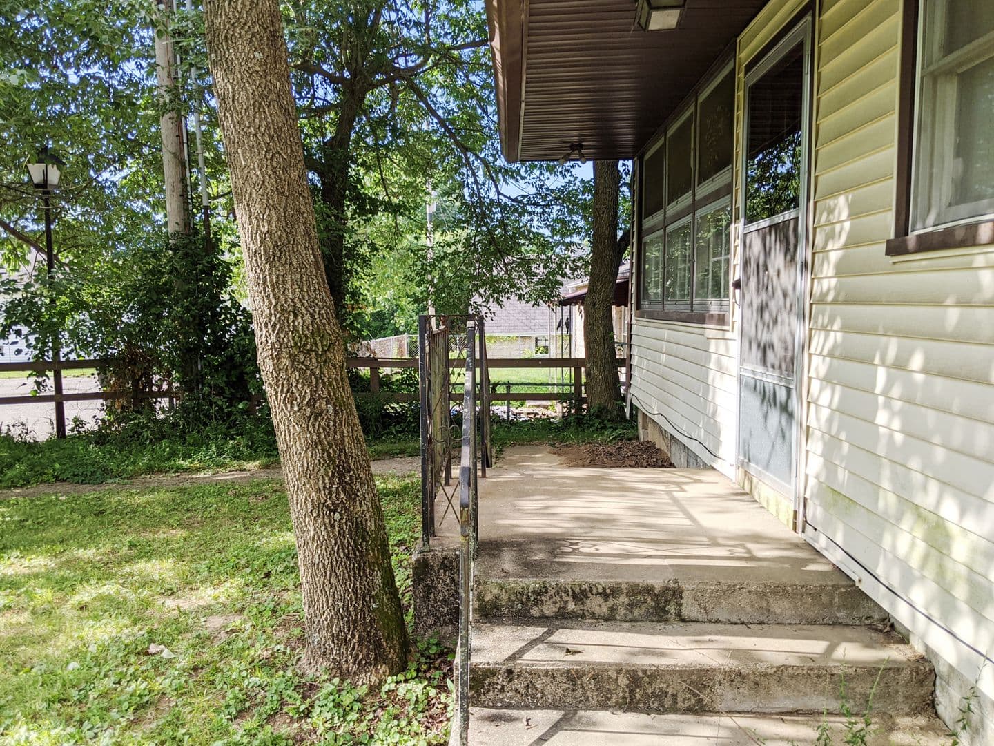 Bloomington Apartment: 127 S Clark St