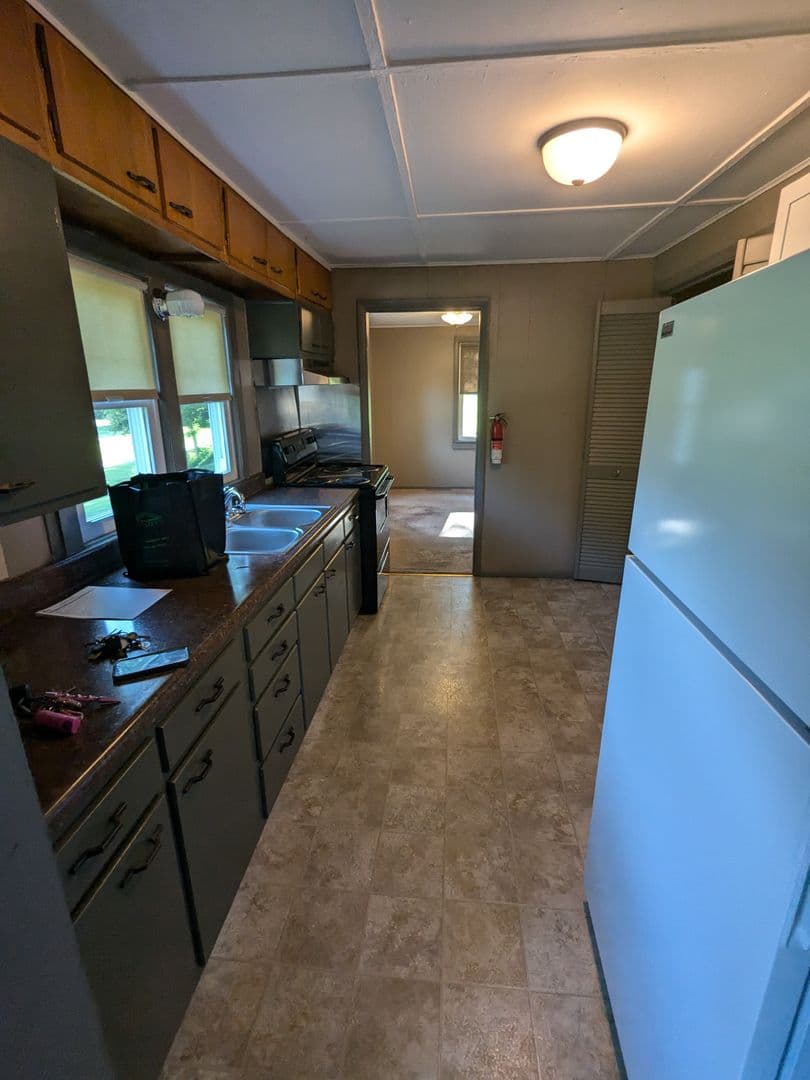 Bloomington Apartment: 1101 S Stull Ave