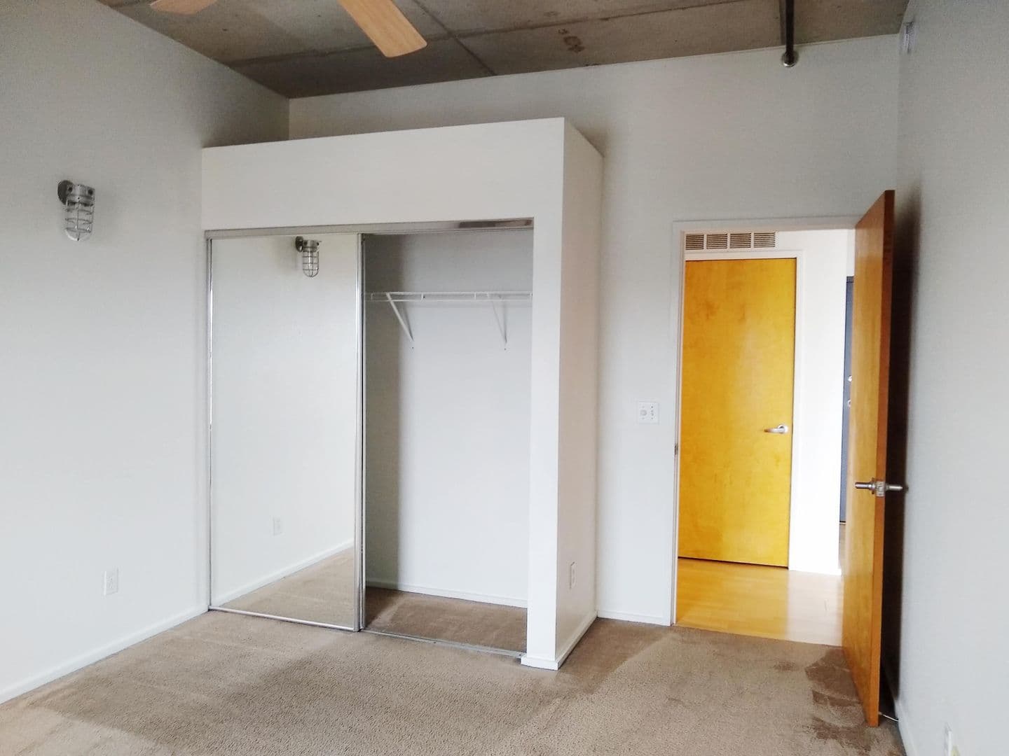Bloomington Apartment: 212 N Morton St