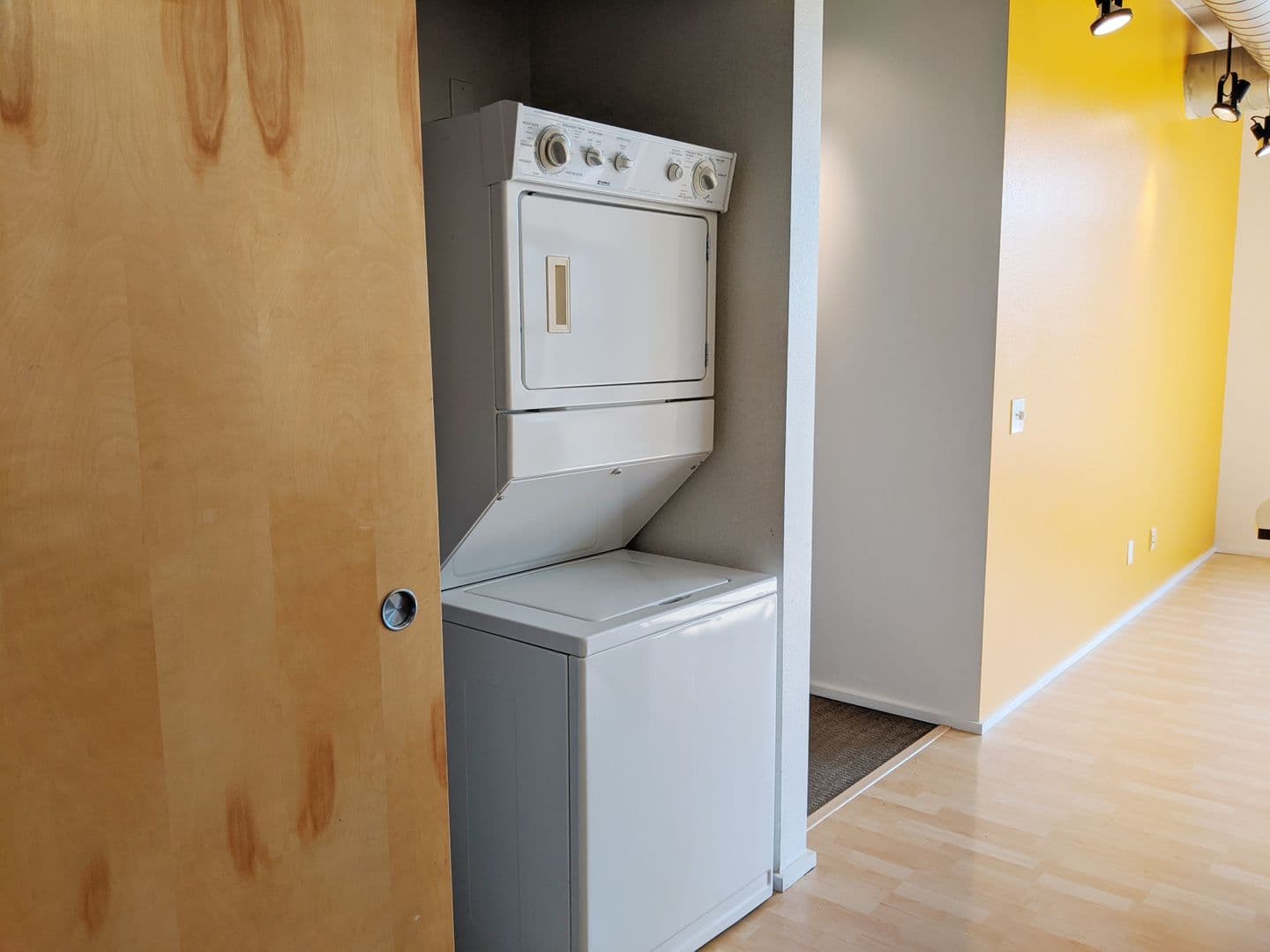 Bloomington Apartment: 212 N Morton St