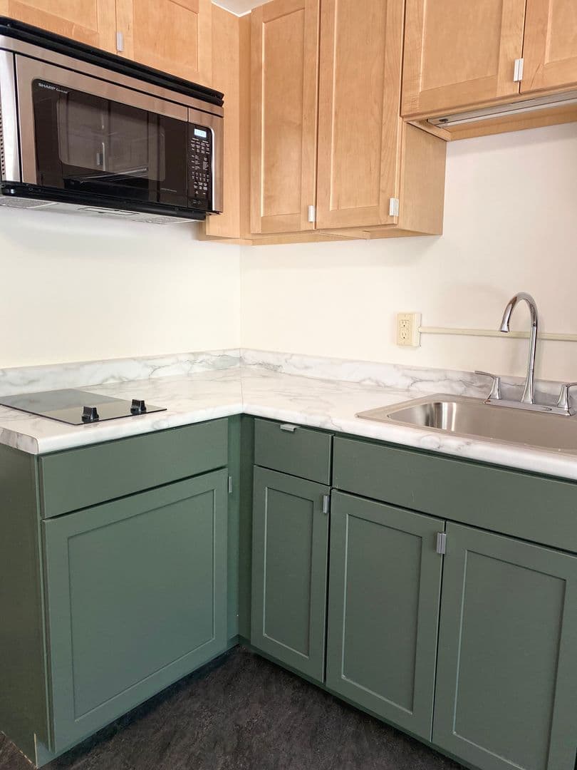 Bloomington Apartment: 2622 N Walnut St