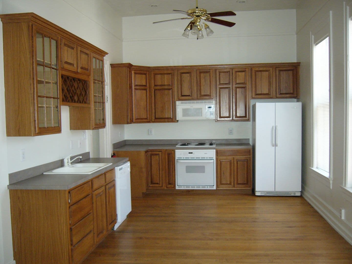 Bloomington Apartment: 112.5 W 6th St