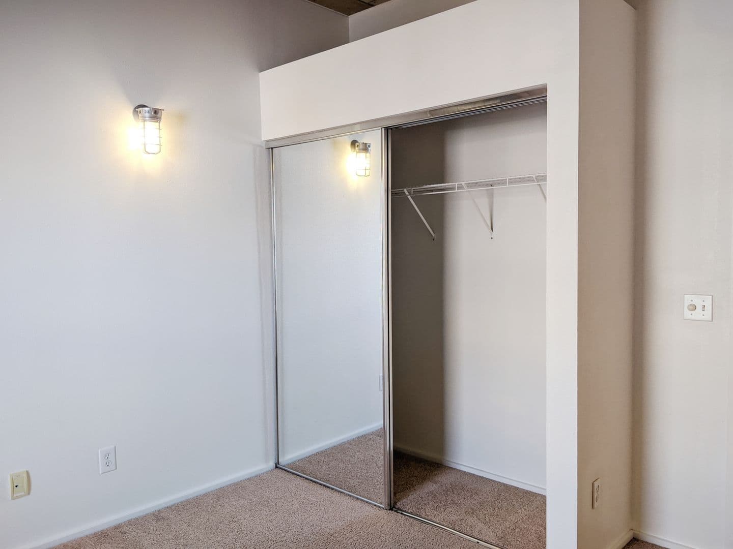 Bloomington Apartment: 212 N Morton St