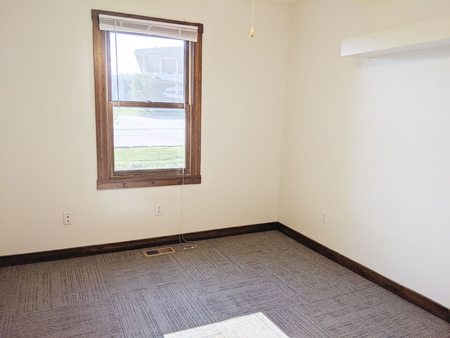 Bloomington Apartment: 405 - 421 E 20th St