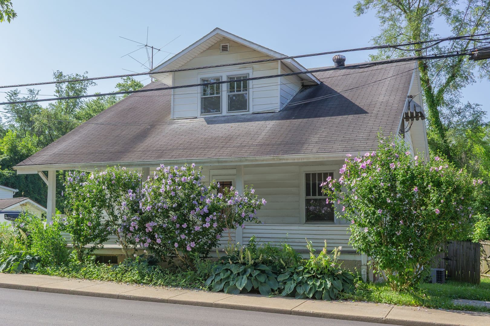 Bloomington Apartment: 817 W 11th Street