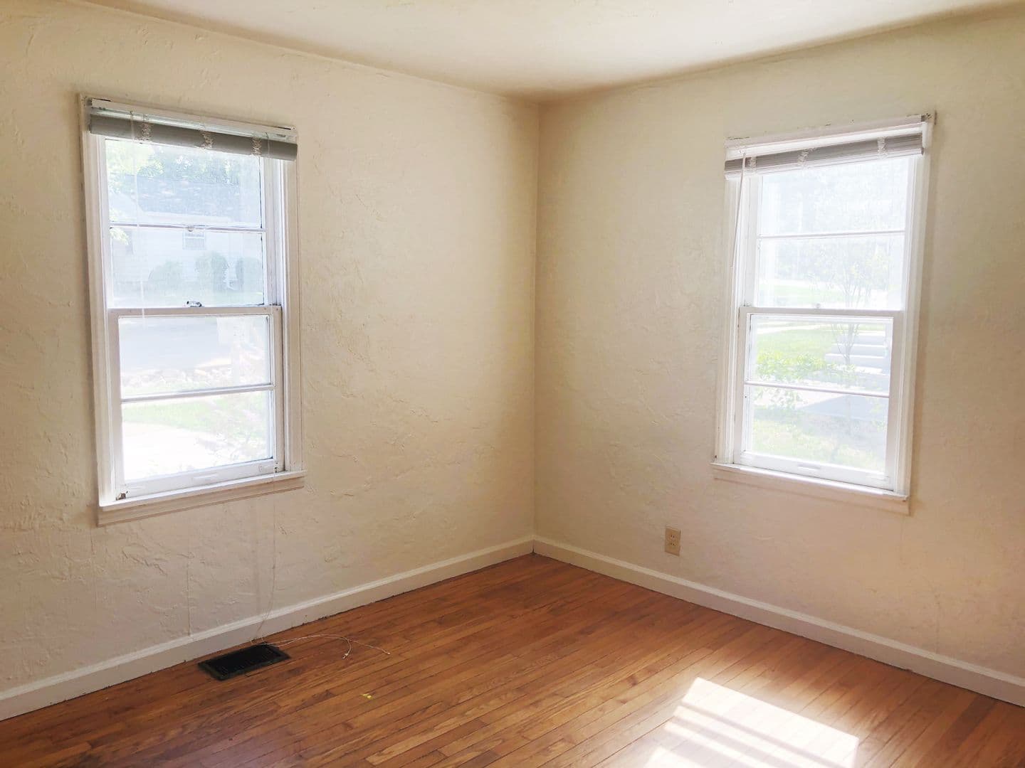 Bloomington Apartment: 405 - 421 E 20th St