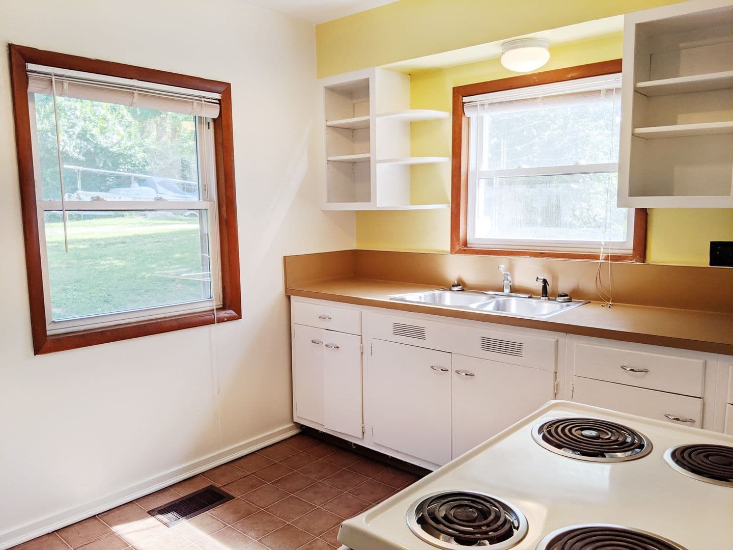 Bloomington Apartment: 116 N Roosevelt Street