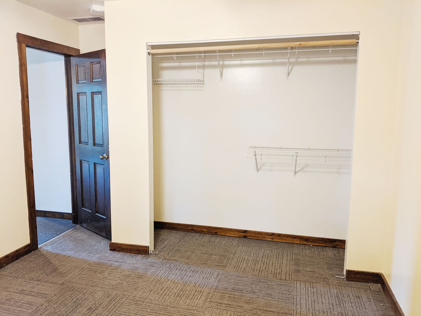 Bloomington Apartment: 405 - 421 E 20th St