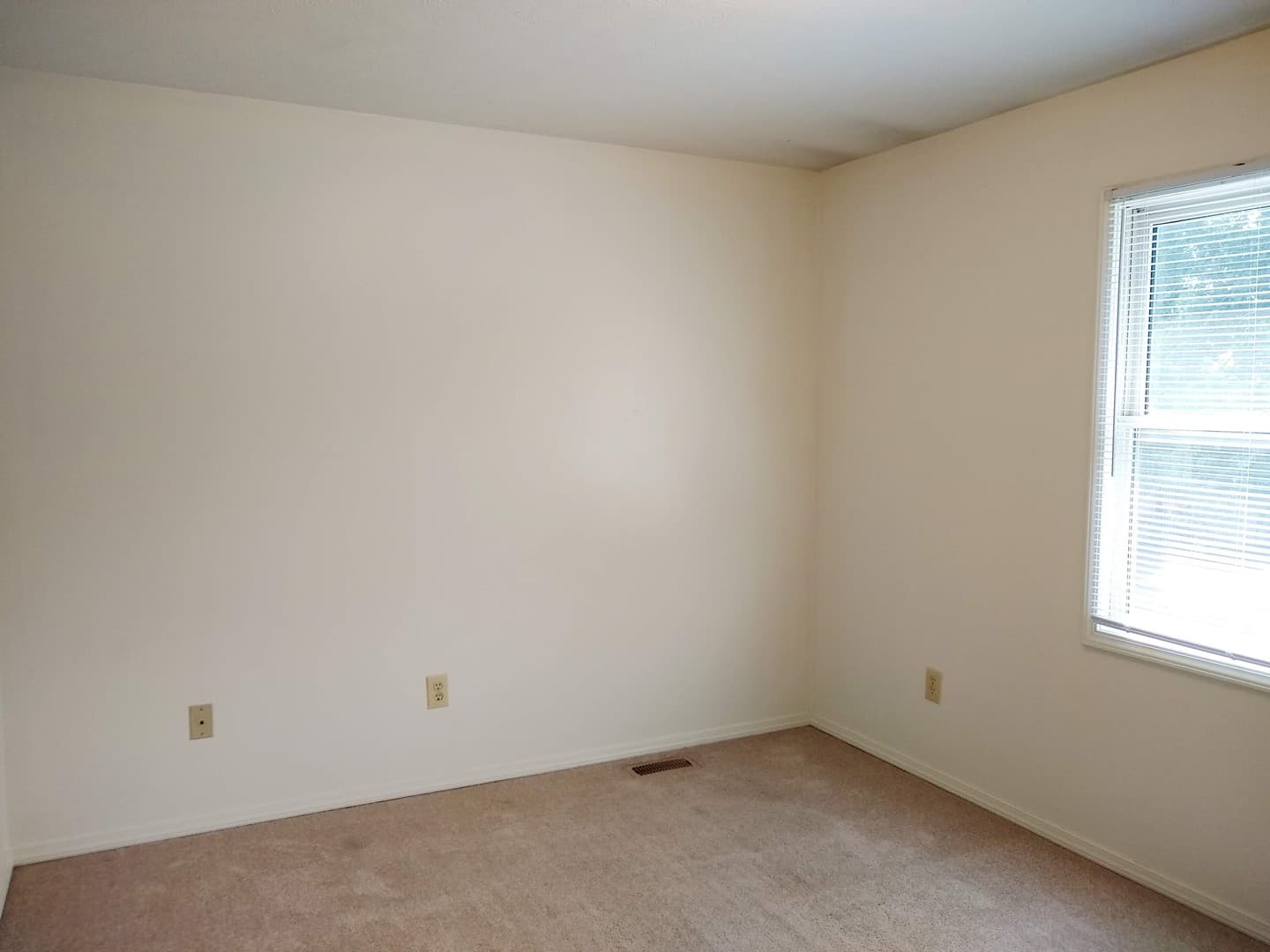 Bloomington Apartment: 1301 S Madison St