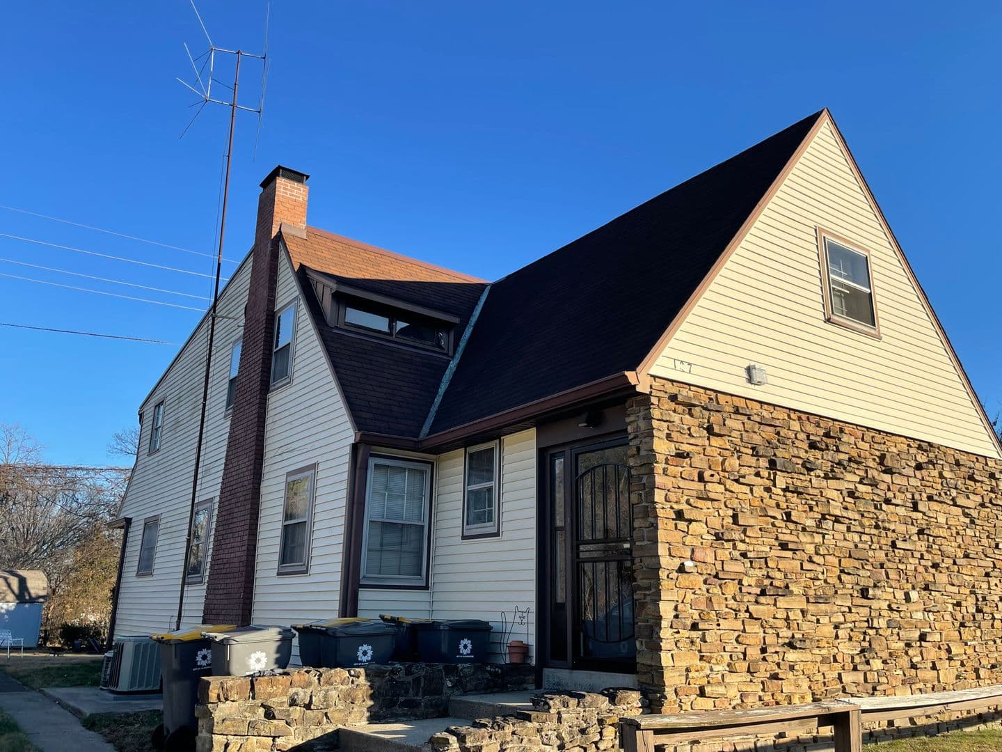 Bloomington Apartment: 127 S Clark St