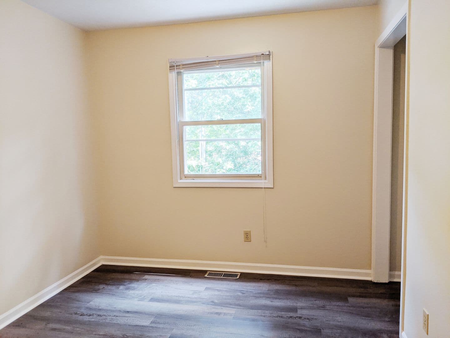 Bloomington Apartment: 719-721 W 15th St