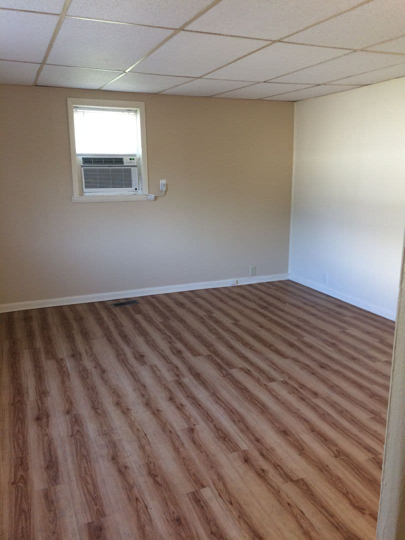 Bloomington Apartment: 1405 S Rogers St
