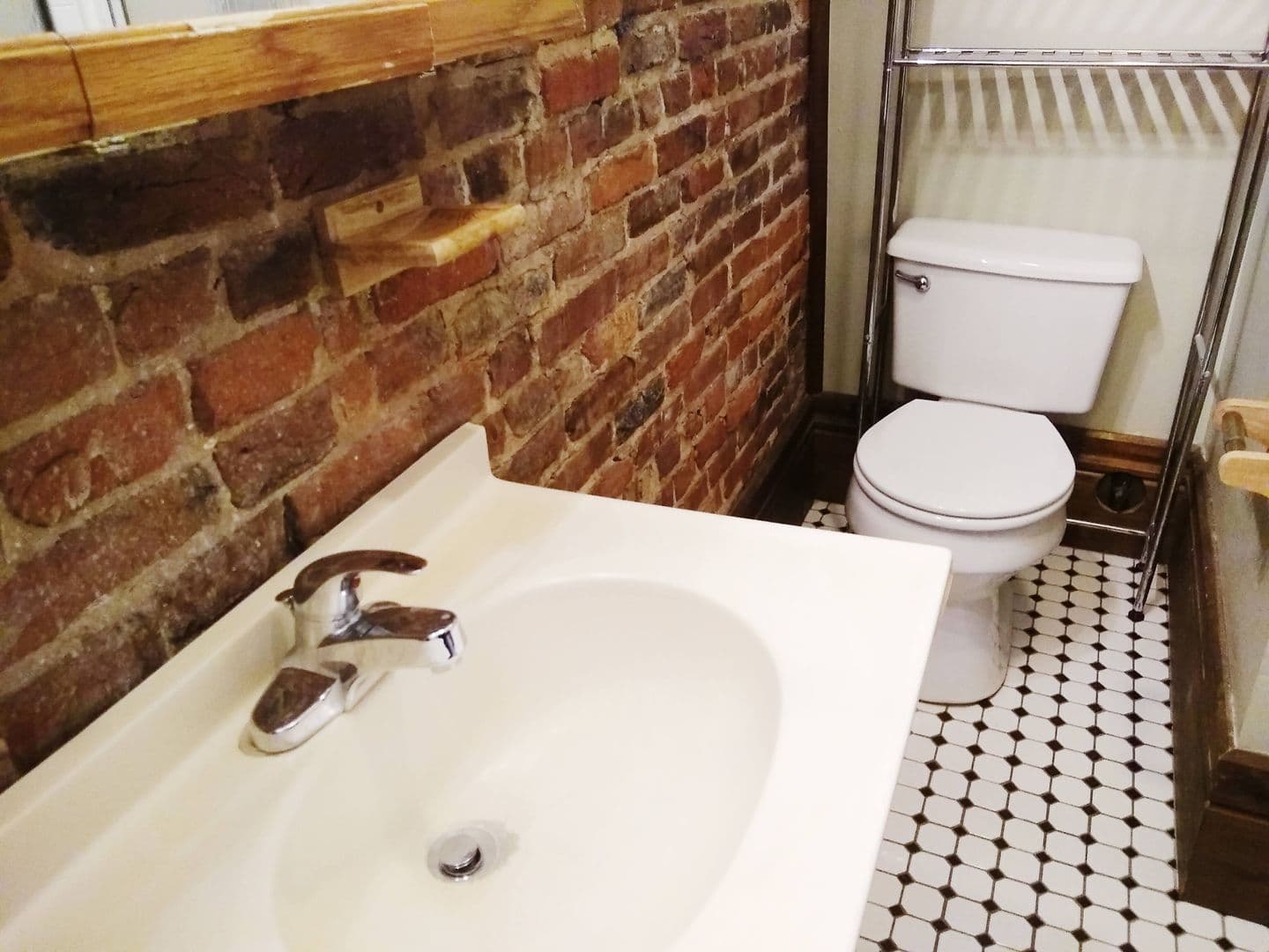 Bloomington Apartment: 112.5 S College Ave