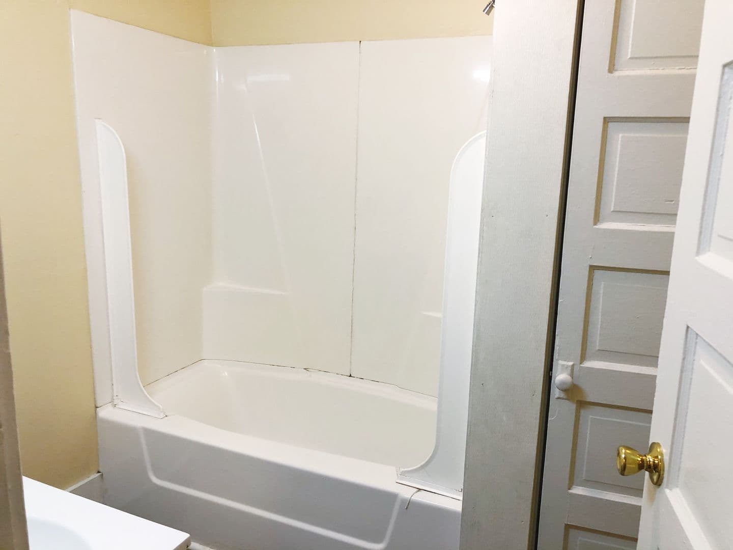 Bloomington Apartment: 323 S Eagleson Ave
